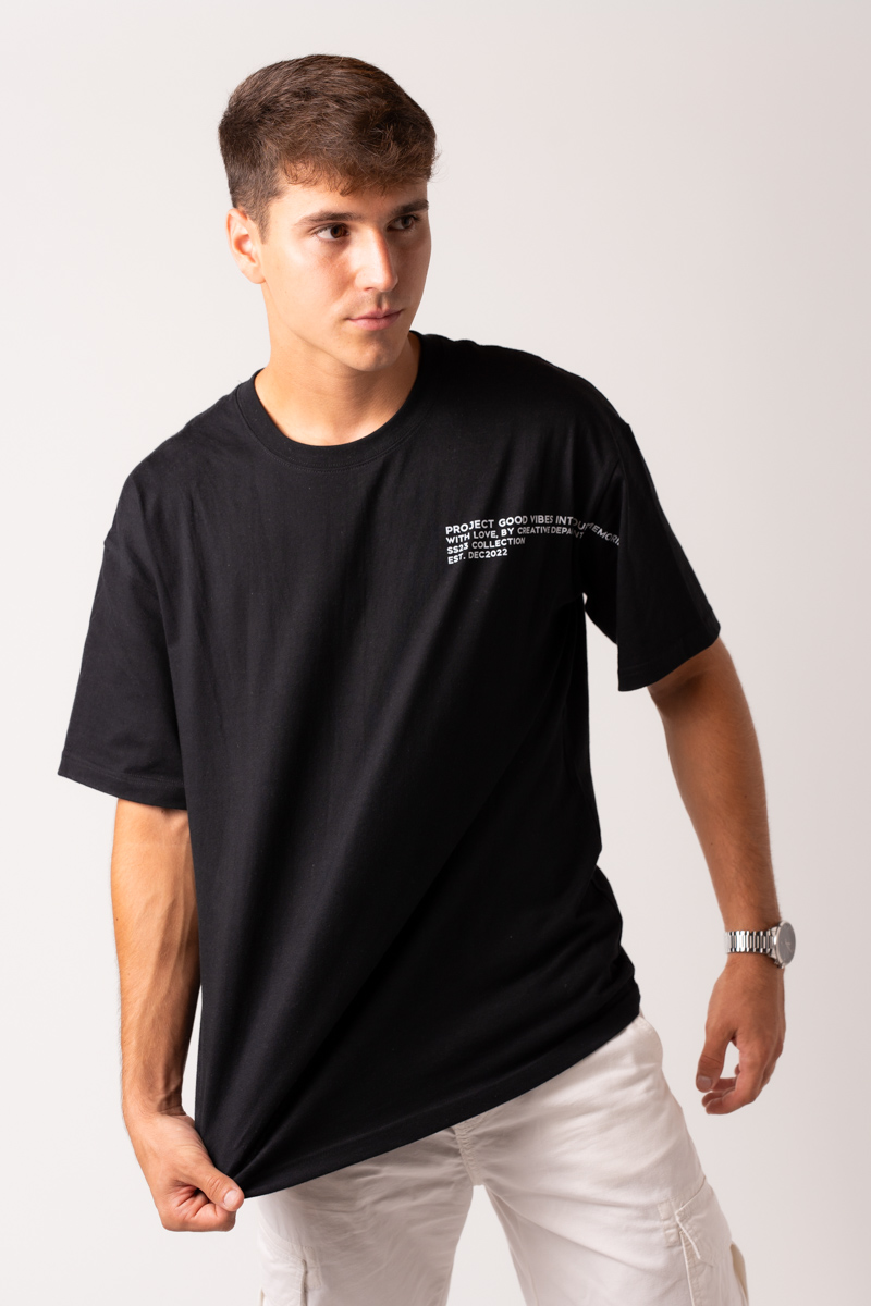 SLEEVE TEXT TEE BLACK